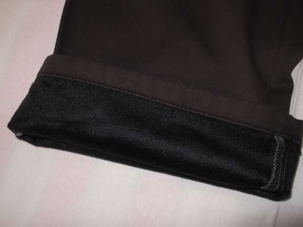 Продам джинсы утепленные коричневые р-р 52, новые в Новосибирске фото 3