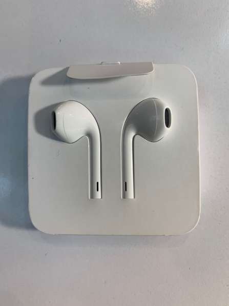 Наушники Apple EarPods (Lightning)