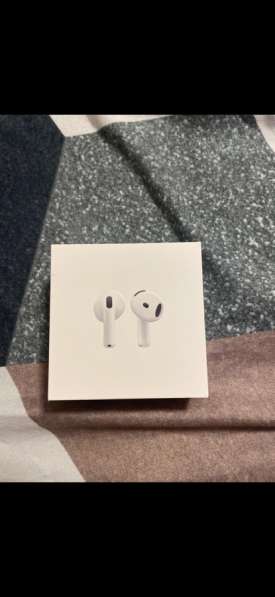 Наушники AirPods 4 без шумоподавления в Санкт-Петербурге