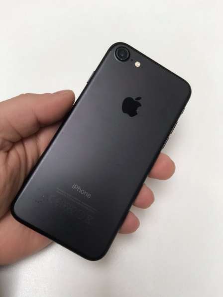 Телефон iPhone 7 128Gb