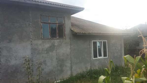 Продам двухэтажный кирпичный дом в селе Василеуцы