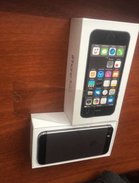 Телефон IPhone 5S 16гб