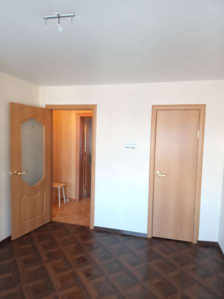 Продам отличную теплую 3-х квартиру под евроремонт в Краснотурьинске
