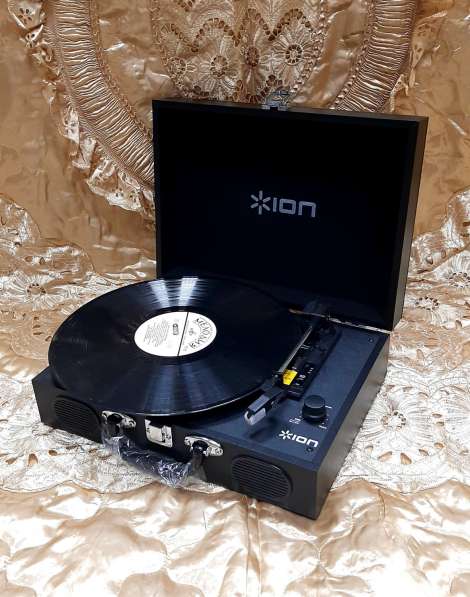 Проигрыватель ION Audio Vinyl Transport