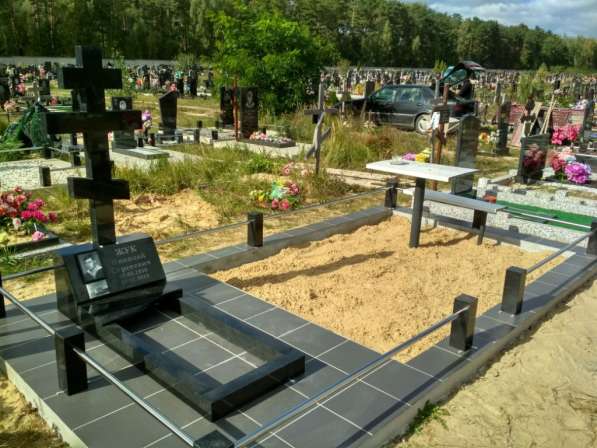 Памятник из карельского гранита