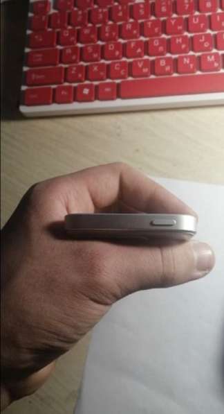 Apple IPhone SE 32GB White(Отпечаток работает) в Кирове фото 4