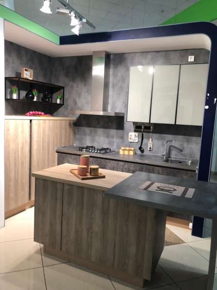 Кухня новая с островом