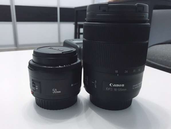 Фотокамера Canon 800D + 2 объектива + вспышка + год гарантии в фото 5