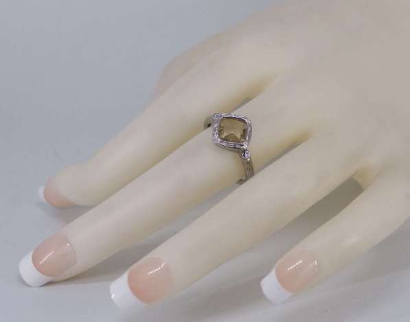 Золотое кольцо с жёлтым Сапфиром кушон и бриллиантами в Москве фото 3