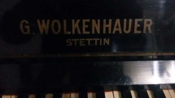 Старинное пианино G. WOLKENHAUER