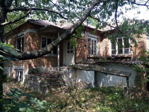 Двухэтажный дом в деревне Бдинцы, Добрич в 