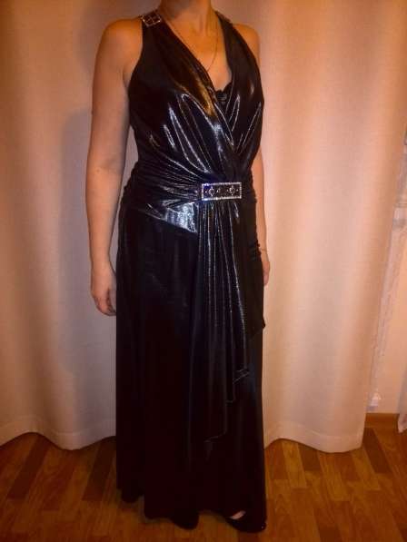 Продам красивое вечернее платье в Красноярске