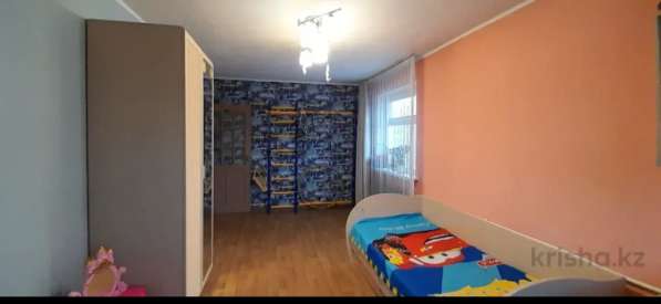 Продаётся 3х комнатная квартира в Пришахтинске в фото 3