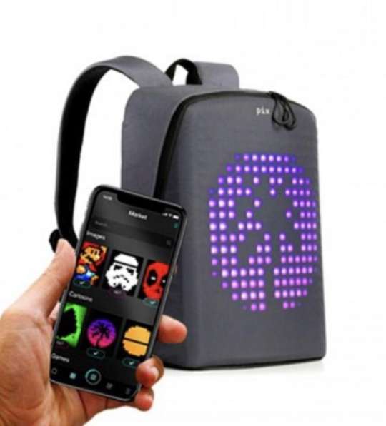 Рюкзак с LED-экраном — это один из трендов молодежной моды