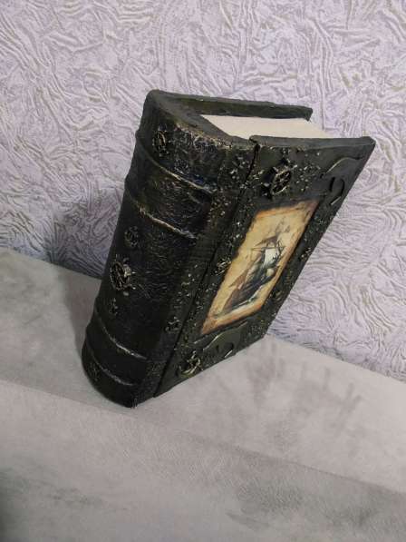 Книга-шкатулка, старинный фолиант в фото 3