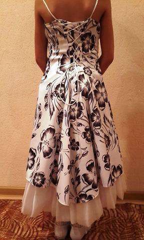 Платье нарядное для девочки,1500 руб