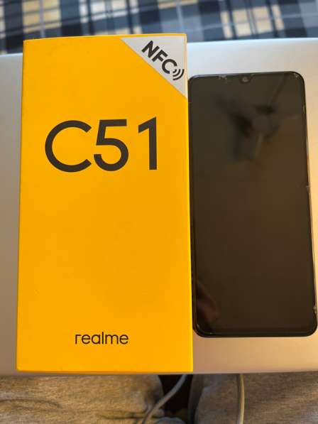 Телефон realme c51 4/128 в Омске