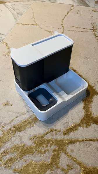 Кормушка с поилкой