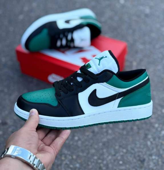 Кроссовки Nike