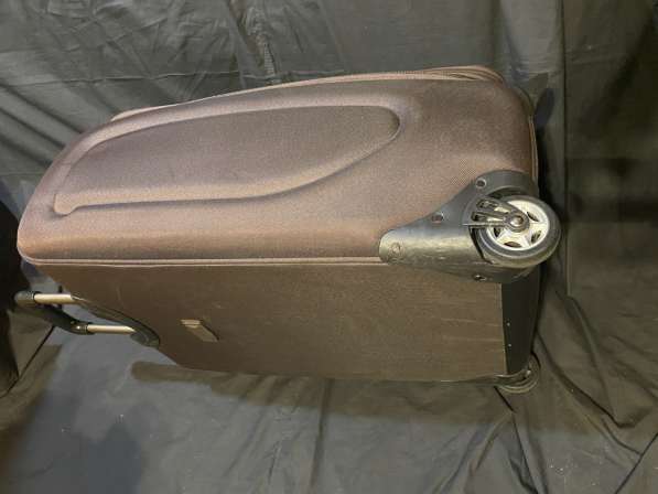 Дорожный чемодан на колесах в Санкт-Петербурге фото 3