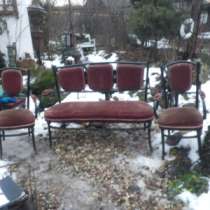 Старинный диван и два кресла.., в Москве
