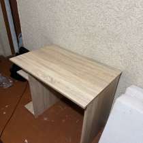Стол письменный б/у, в г.Мариуполь