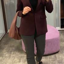 Приталенный пиджак р-42/44 винного цвета, в Москве