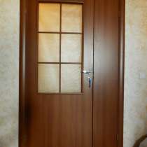 Двери межкомнатные б/у 2 штуки, цена за каждую, в Москве