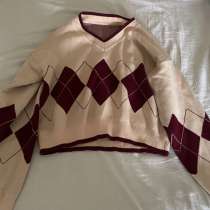 Продам кофту женскую бежевую, в Москве