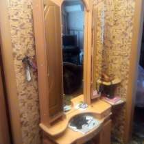 Туалетный столик - трельяж, в Комсомольске-на-Амуре