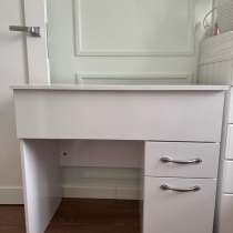 Столик 2 в 1 письменный-макияжный с зеркалом с подсветкой, в Ханты-Мансийске