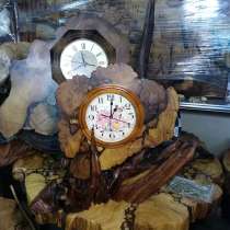 Часы деревянные из можжевельника, в Москве