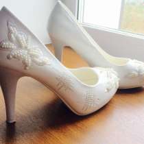 Продам свадебные туфли 37 размер, в г.Васлуй